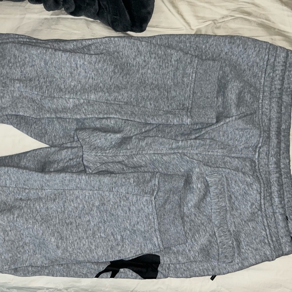 Under Armour Sweatpants M - Picture 4 of 4